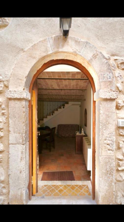 Il Minotauro B&B A 5 Minuti Da Popoli Vittorito Exterior photo